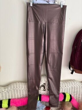 Women Faux Leather Leggings in Brown Size S